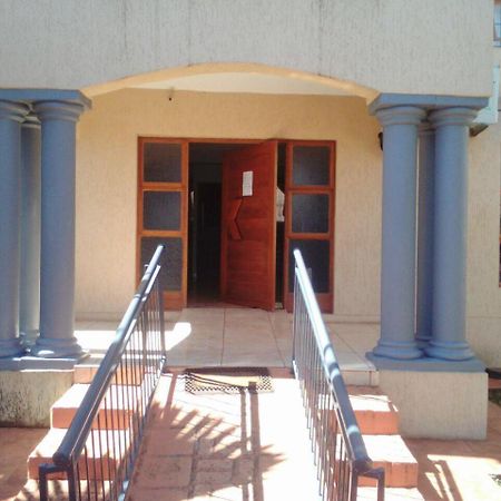 Tshedza Guest Lodge Луис Трикард Екстериор снимка