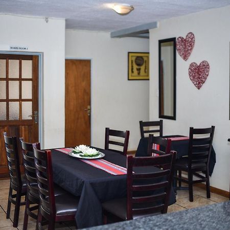 Tshedza Guest Lodge Луис Трикард Екстериор снимка