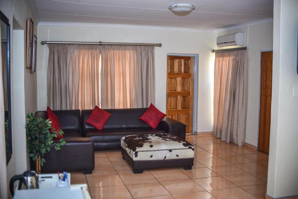 Tshedza Guest Lodge Луис Трикард Екстериор снимка