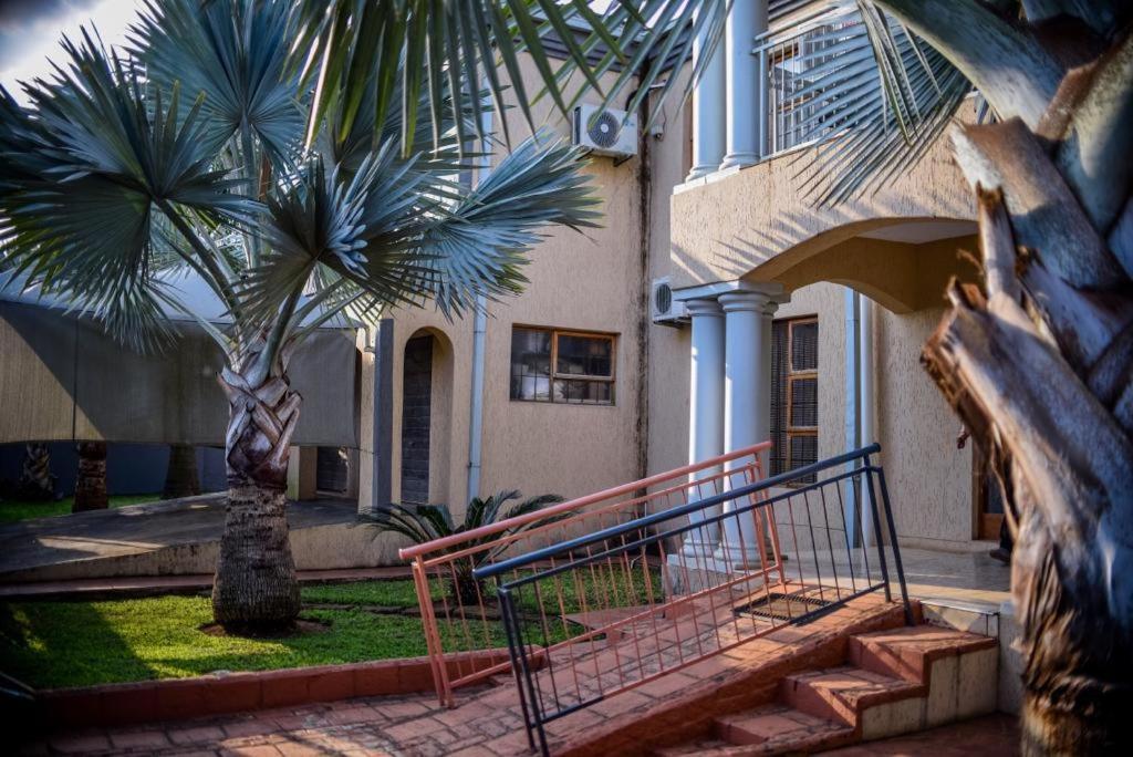 Tshedza Guest Lodge Луис Трикард Екстериор снимка