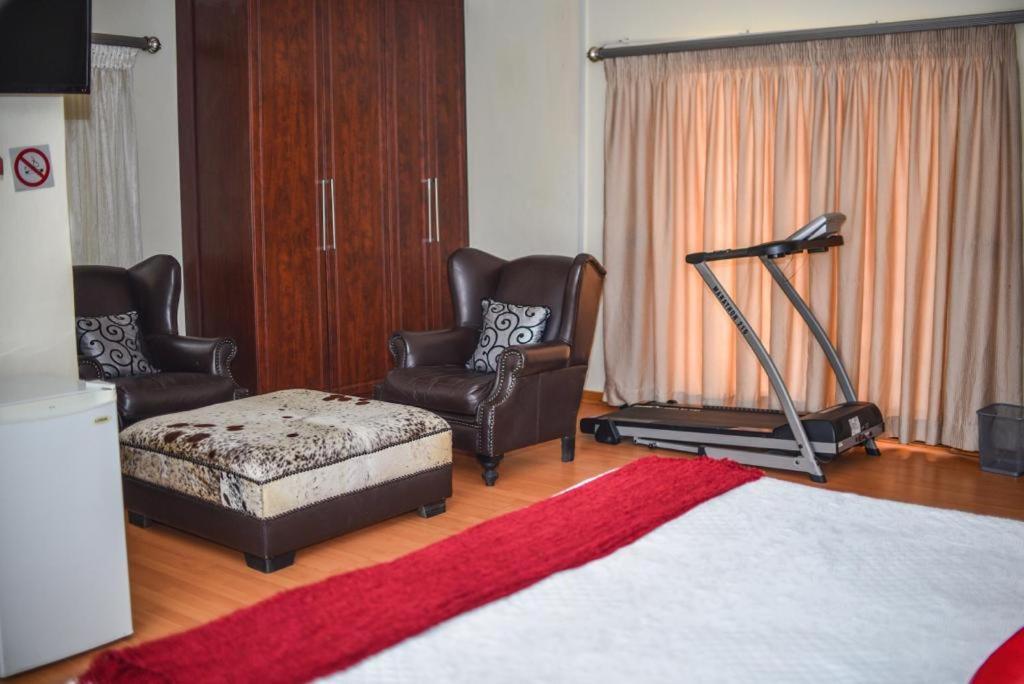 Tshedza Guest Lodge Луис Трикард Екстериор снимка