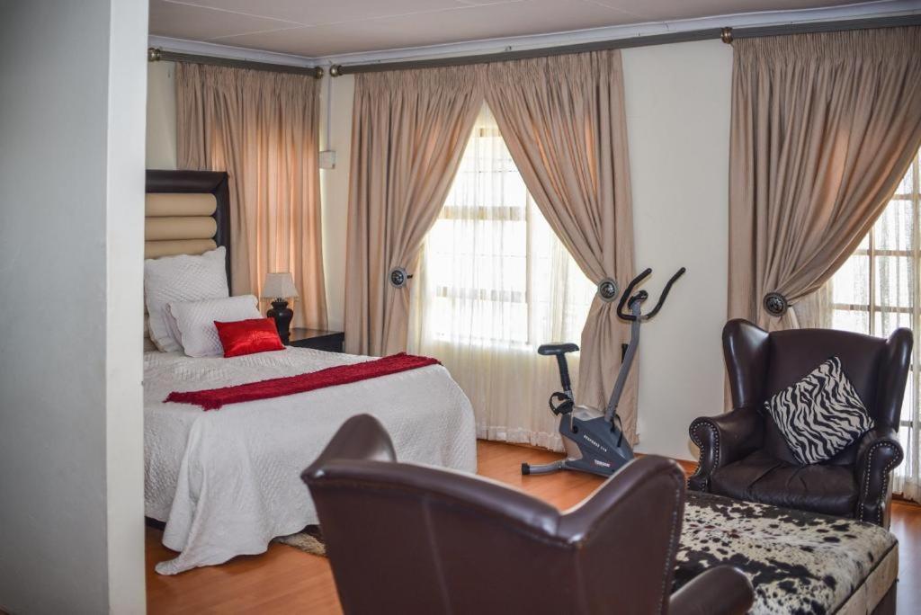 Tshedza Guest Lodge Луис Трикард Екстериор снимка