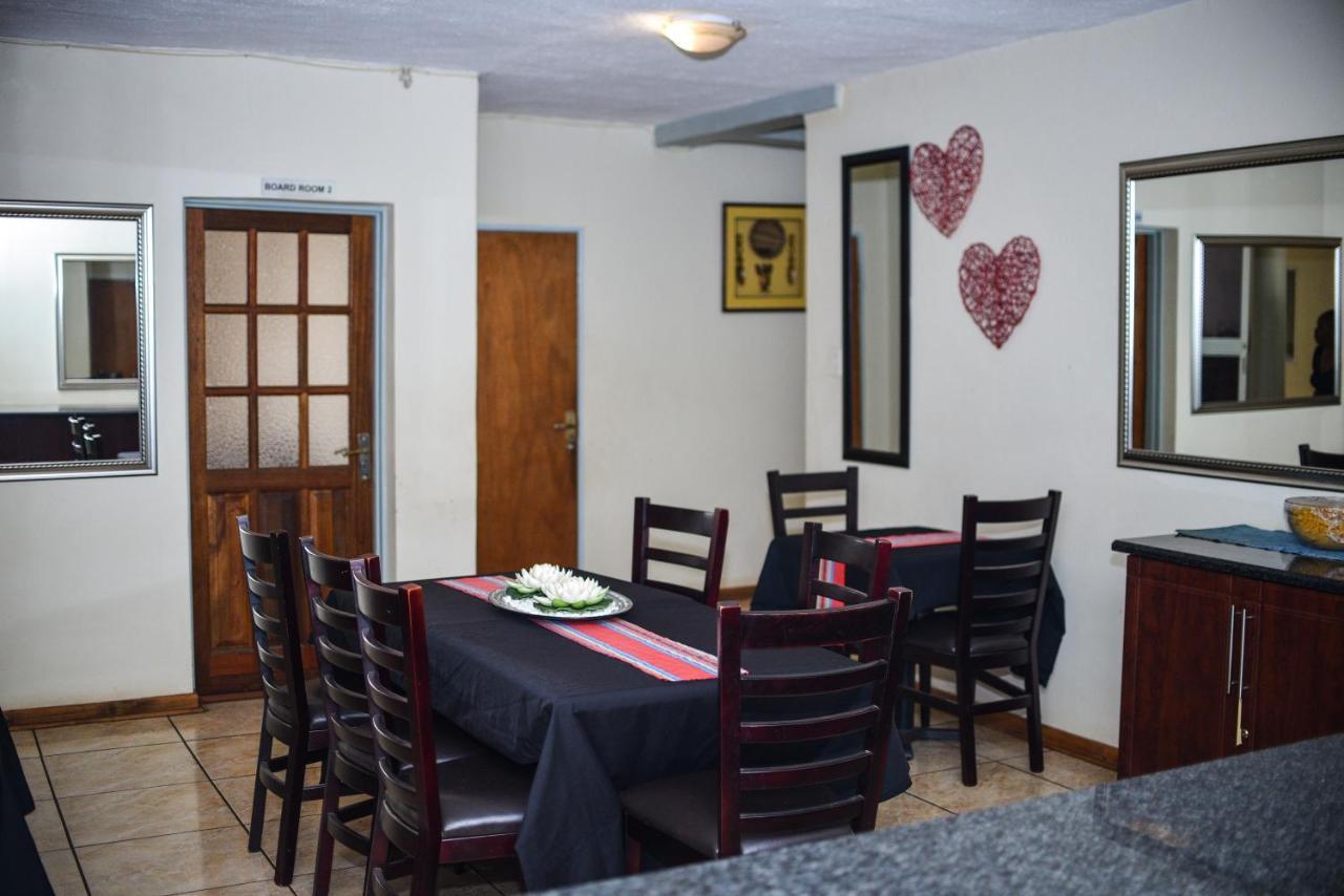Tshedza Guest Lodge Луис Трикард Екстериор снимка