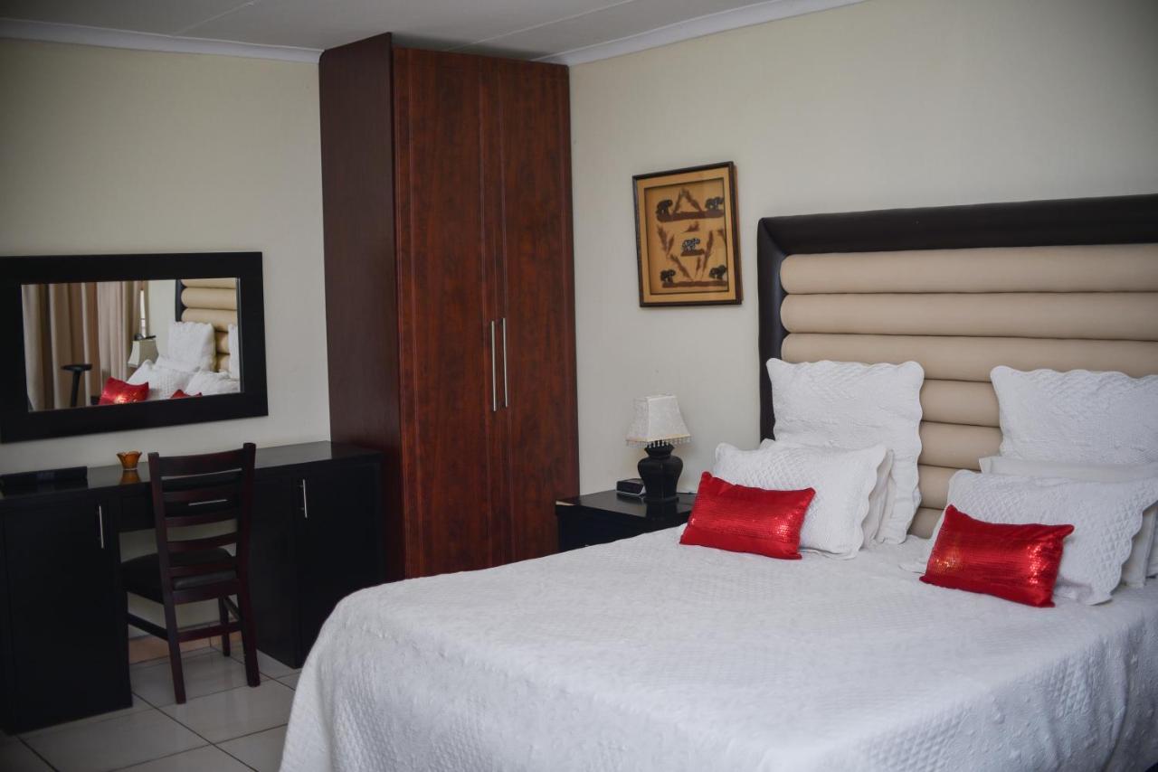 Tshedza Guest Lodge Луис Трикард Екстериор снимка
